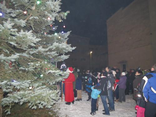 Rozsvietenie vianočného stromčeka s Mikulášom